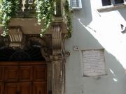 Portone della casa dove si svolse il primo concerto italiano di Mozart